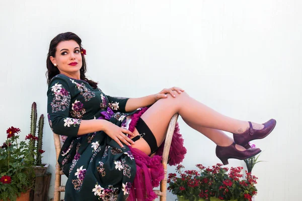 Vintage girl with floral dress — Stock Photo, Image