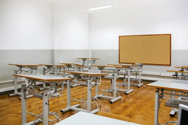 View Interior Secondary Classroom — Stock Photo, Image