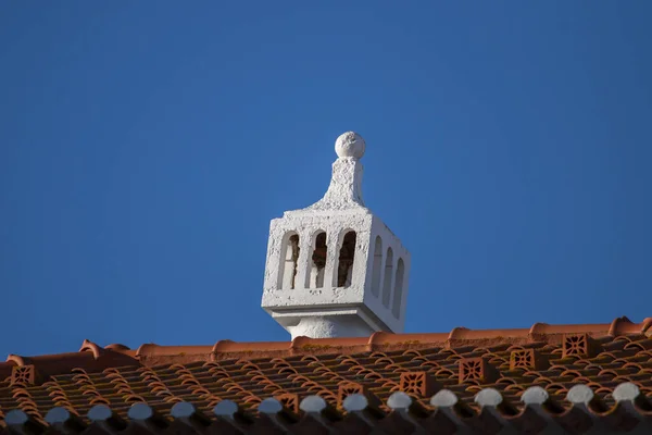 Vista Cercana Las Chimeneas Blancas Tradicionales Bellas Portuguesas — Foto de Stock