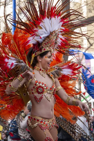 Loule Portugal Februari 2020 Färgglada Karneval Carnaval Paradfestivaldeltagare Loule Stad — Stockfoto