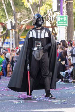 Loule, Portekiz - Şubat 2020: Loule, Portekiz 'deki Renkli Karnaval Festivali katılımcıları.