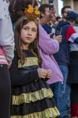 Loule, Portekiz - Şubat 2020: Loule, Portekiz 'deki Renkli Karnaval Festivali katılımcıları.