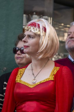Loule, Portekiz - Şubat 2020: Loule, Portekiz 'deki Renkli Karnaval Festivali katılımcıları.