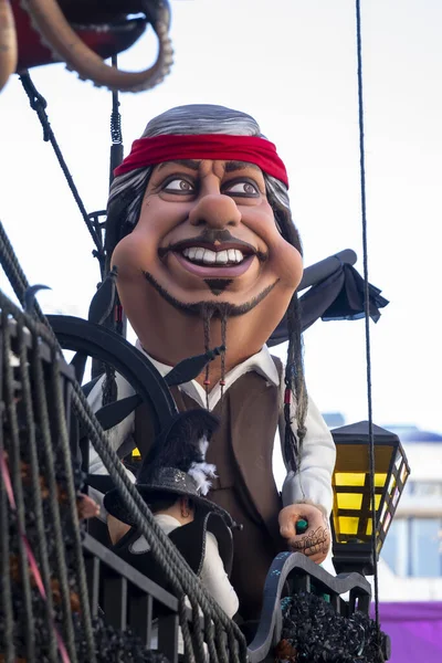 Loule, Portekiz - Şubat 2020: Loule, Portekiz 'deki Renkli Karnaval Festivali katılımcıları.