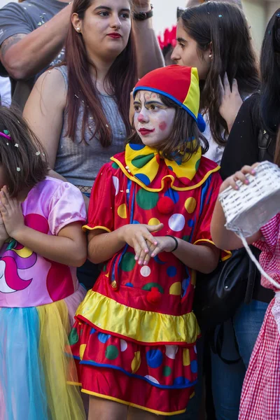 Loule Portugalia Luty 2020 Kolorowy Karnawał Karnawał Uczestnicy Festiwalu Parade — Zdjęcie stockowe