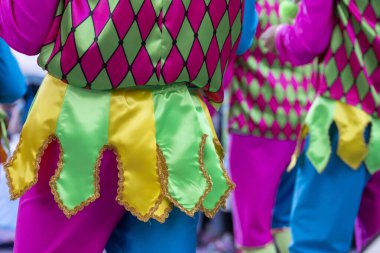 Loule, Portekiz - Şubat 2020: Loule, Portekiz 'deki Renkli Karnaval Festivali katılımcıları.