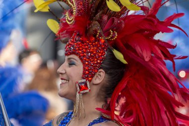 Loule, Portekiz - Şubat 2020: Loule, Portekiz 'deki Renkli Karnaval Festivali katılımcıları.