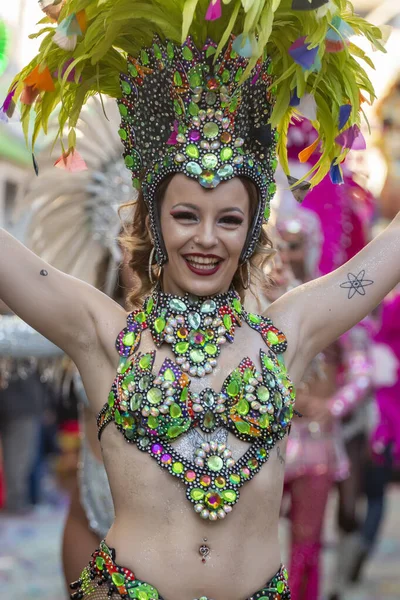 Loule Portogallo Febbraio 2020 Carnevale Colorato Carnevale Partecipanti Festival Parade — Foto Stock