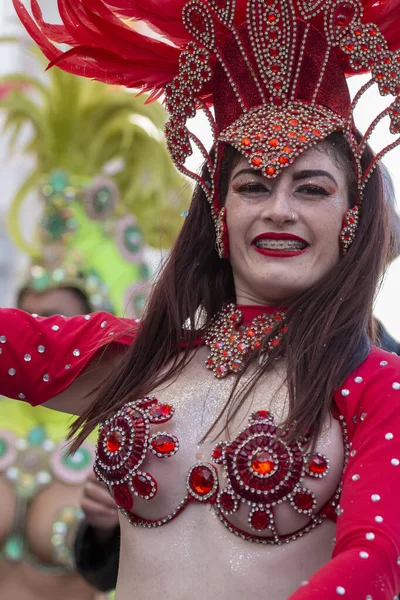 Loule Portogallo Febbraio 2020 Carnevale Colorato Carnevale Partecipanti Festival Parade — Foto Stock