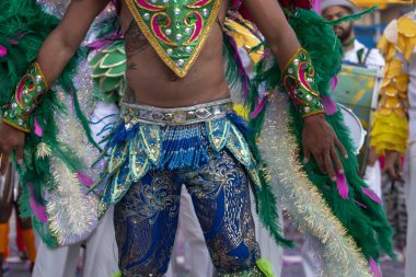 Loule, Portekiz - Şubat 2020: Loule, Portekiz 'deki Renkli Karnaval Festivali katılımcıları.