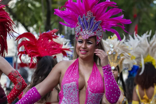 Loule Portugal Februari 2020 Färgglada Karneval Carnaval Paradfestivaldeltagare Loule Stad — Stockfoto