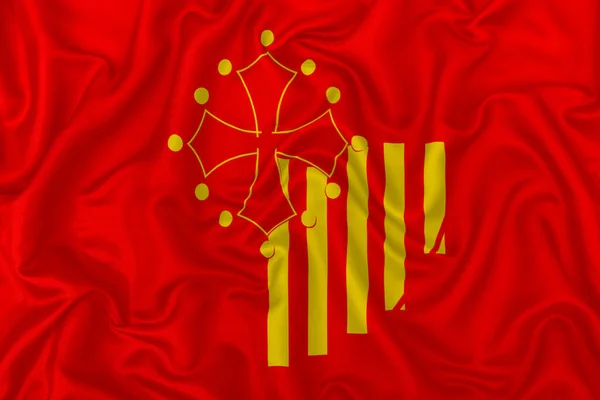 Flaga Terytorium Langwedocji Roussillon 2004 Falistym Tle Jedwabnego Materiału Włókienniczego — Zdjęcie stockowe