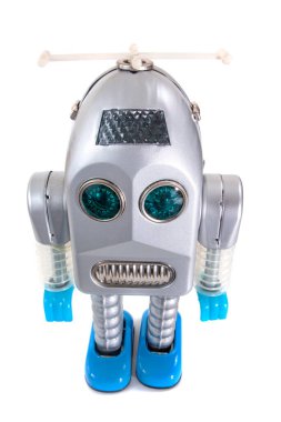Beyaz arka planda izole edilmiş klasik bir robot oyuncak..