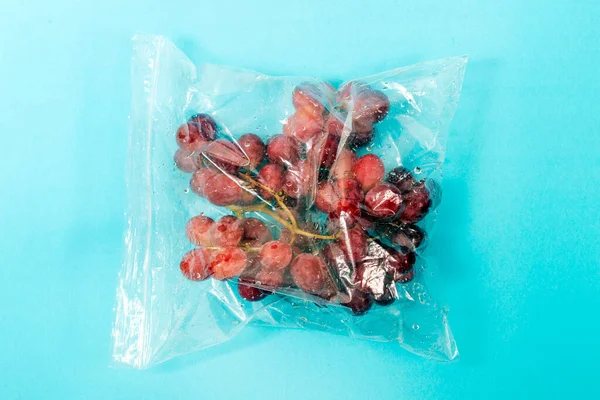 Fruta Fresca Uvas Ecológicas Del Mercado Comestibles Una Bolsa Plástico —  Fotos de Stock