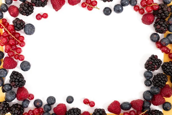 Vista Vicino Mix Fresco Bacche Frutta Che Formano Rettangolo Isolato — Foto Stock