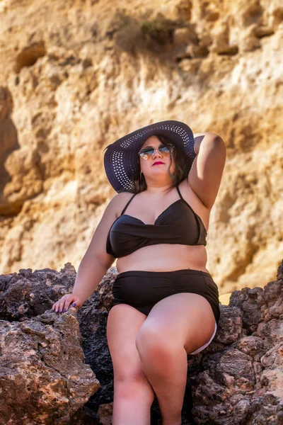 Beautiful Sensual Woman Black Bikini Dark Shades Beach — Stock Photo, Image