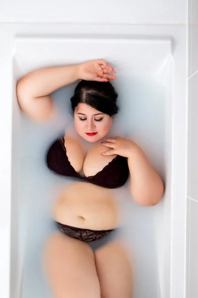 Woman Sensual Dark Red Lingerie Milky Bathtub — Stock Photo, Image