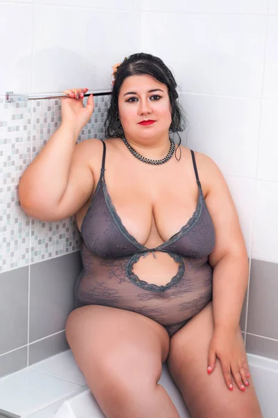 Woman Wearing Sensual Lingerie Milky Bathtub — Stock Photo, Image