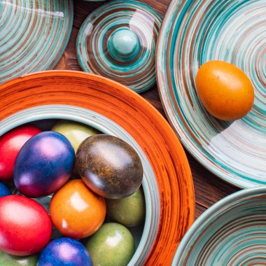 Paskalya Yumurtaları 'nın geçmişi. Renkli Paskalya yumurtaları.