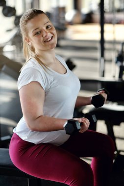 Acemi Kız Fitness Egzersiz