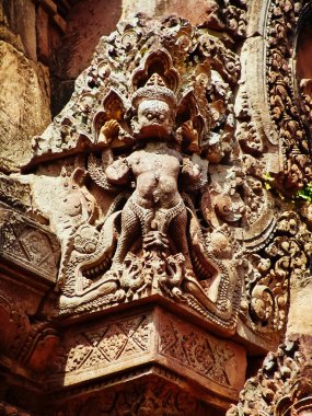 Angkor Wat - güzel oymalar, bas kabartmaları Banteay Srei Tapınağı