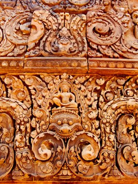 Angkor Wat - güzel oymalar, bas kabartmaları Banteay Srei Tapınağı