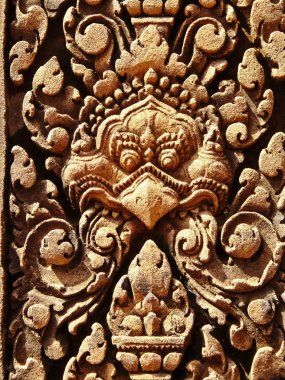 Angkor Wat - güzel oymalar, bas kabartmaları Banteay Srei Tapınağı