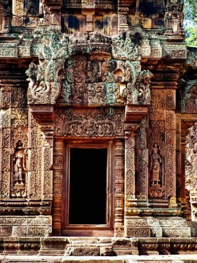 Angkor Wat - güzel oymalar, bas kabartmaları Banteay Srei Tapınağı