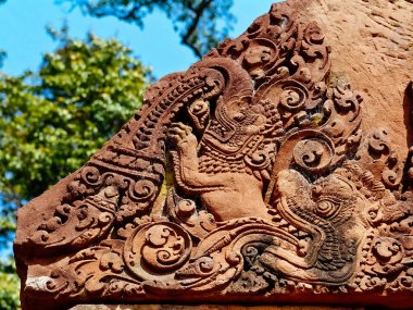 Angkor Wat - güzel oymalar, bas kabartmaları Banteay Srei Tapınağı