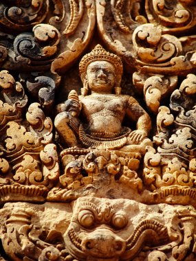 Angkor Wat - güzel oymalar, bas kabartmaları Banteay Srei Tapınağı