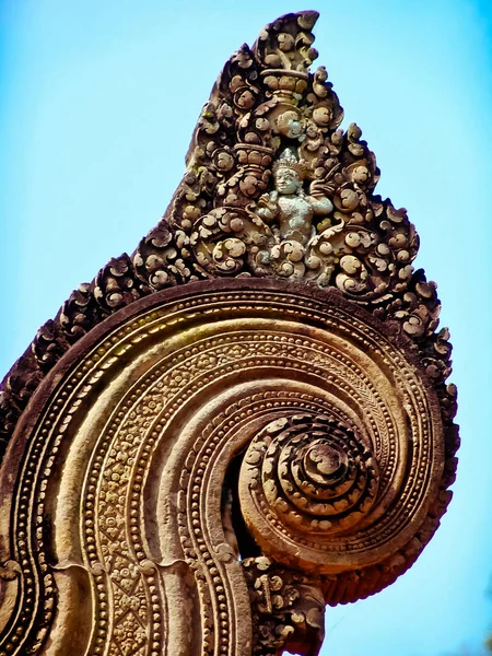 Angkor Wat - belas esculturas, baixos relevos de Banteay Srei Temple — Fotografia de Stock