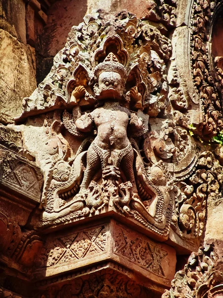 Angkor Wat - Belle sculture, bassorilievi del Tempio di Banteay Srei — Foto Stock