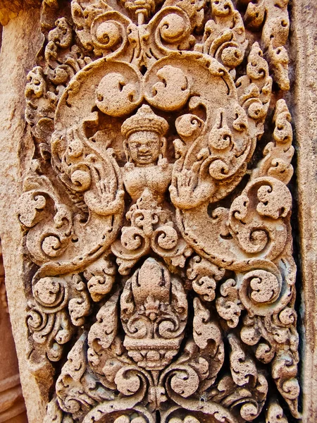 Angkor Wat - belas esculturas, baixos relevos de Banteay Srei Temple — Fotografia de Stock