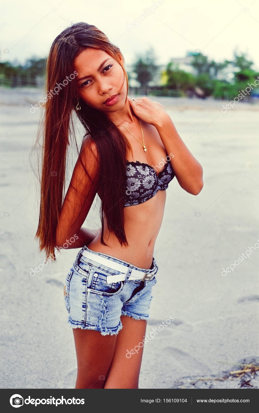 Young Asian Teen Model Pic