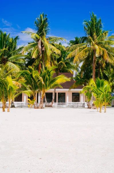 Tropical house on the beach of bantayan island, Santafe Philippines, 08.11.2016 — Stock Photo, Image