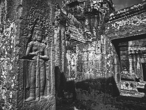 Imagen infrarroja de la arquitectura jemer en Angkor Wat, Camboya — Foto de Stock