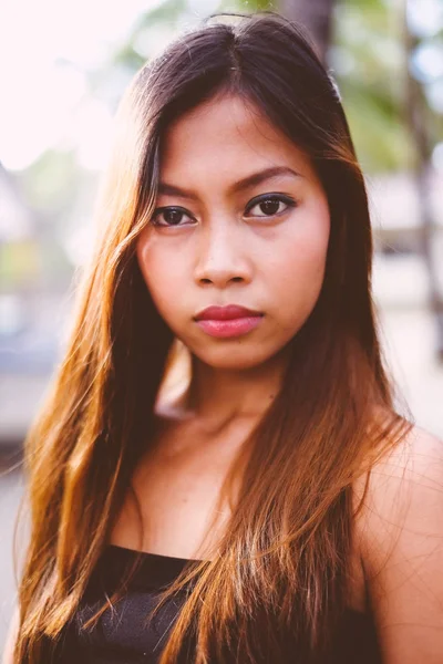 Портрет молодых красивых азиатских женщин — стоковое фото