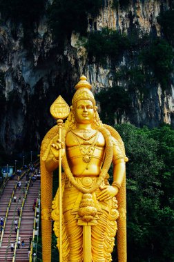 Batu Mağaraları Lord Murugan Heykeli ve Kuala Lumpur Malezya yakınlarındaki girişi