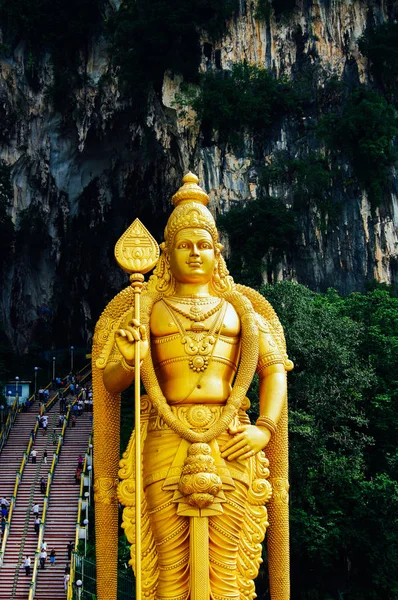 Le Grotte di Batu Lord Murugan Statua e ingresso vicino Kuala Lumpur Malesia — Foto Stock