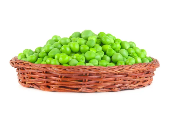 Verse groene erwten in de peul geïsoleerd op witte achtergrond — Stockfoto