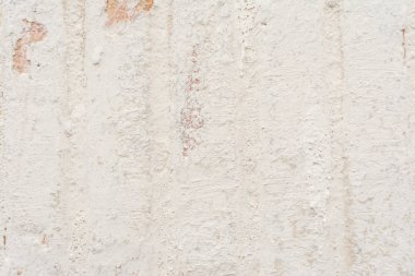 Eski duvar dokusu beyaz, kırıkları alçı yüksek nem ve atmosferik olayların etkilerinden beyaz koruyucu tabaka vardır