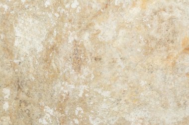 Doku duvar eski binanın yüzeyine, kırık, çatlak, renk boşanmalar ve tuz yatakları vardır