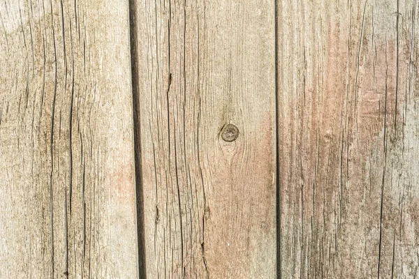 Textura escura de madeira natural velha com rachaduras da exposição ao sol e ao vento — Fotografia de Stock