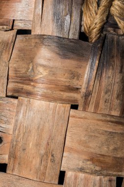 Doku çok eski hasır sepet