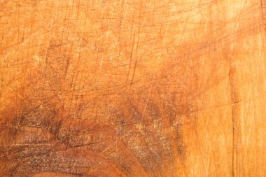 ahşap doku, kayın yapılan bir kesme tahtası yüzeyi birçok çizikler vardır.