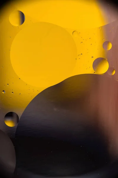 Vatten och olja, vacker färg abstrakt bakgrund baserat på cirklar och ovaler, makro abstraktion — Stockfoto