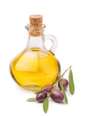 Şişe zeytinyağı ile üzerine beyaz izole Konfit zeytin dalı
