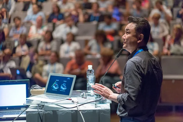 Veřejný řečník přednáší na Business Event. — Stock fotografie