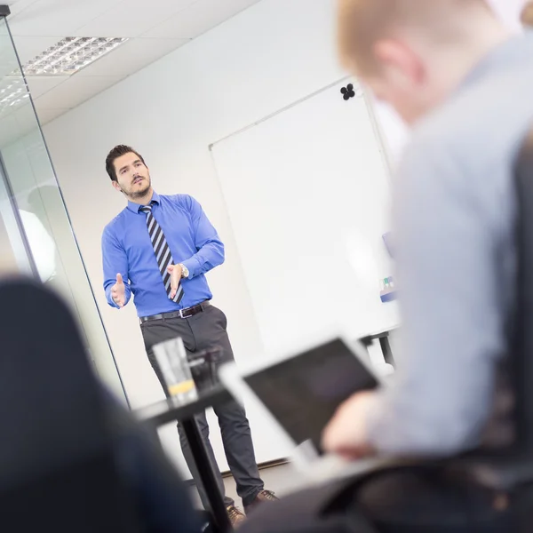 Apresentação de negócios em reunião corporativa. — Fotografia de Stock