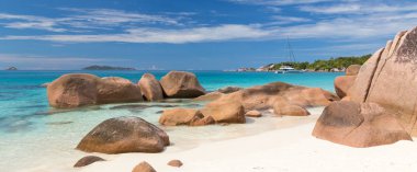 Anse Lazio, Praslin Adası, Seyşel Adaları resim mükemmel tropik sahilde.